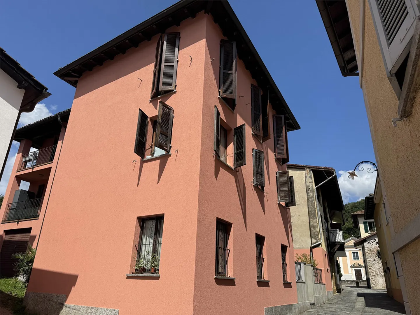 Charming 2.5 in the heart of Vezia's historic center - Photo 2 of 23