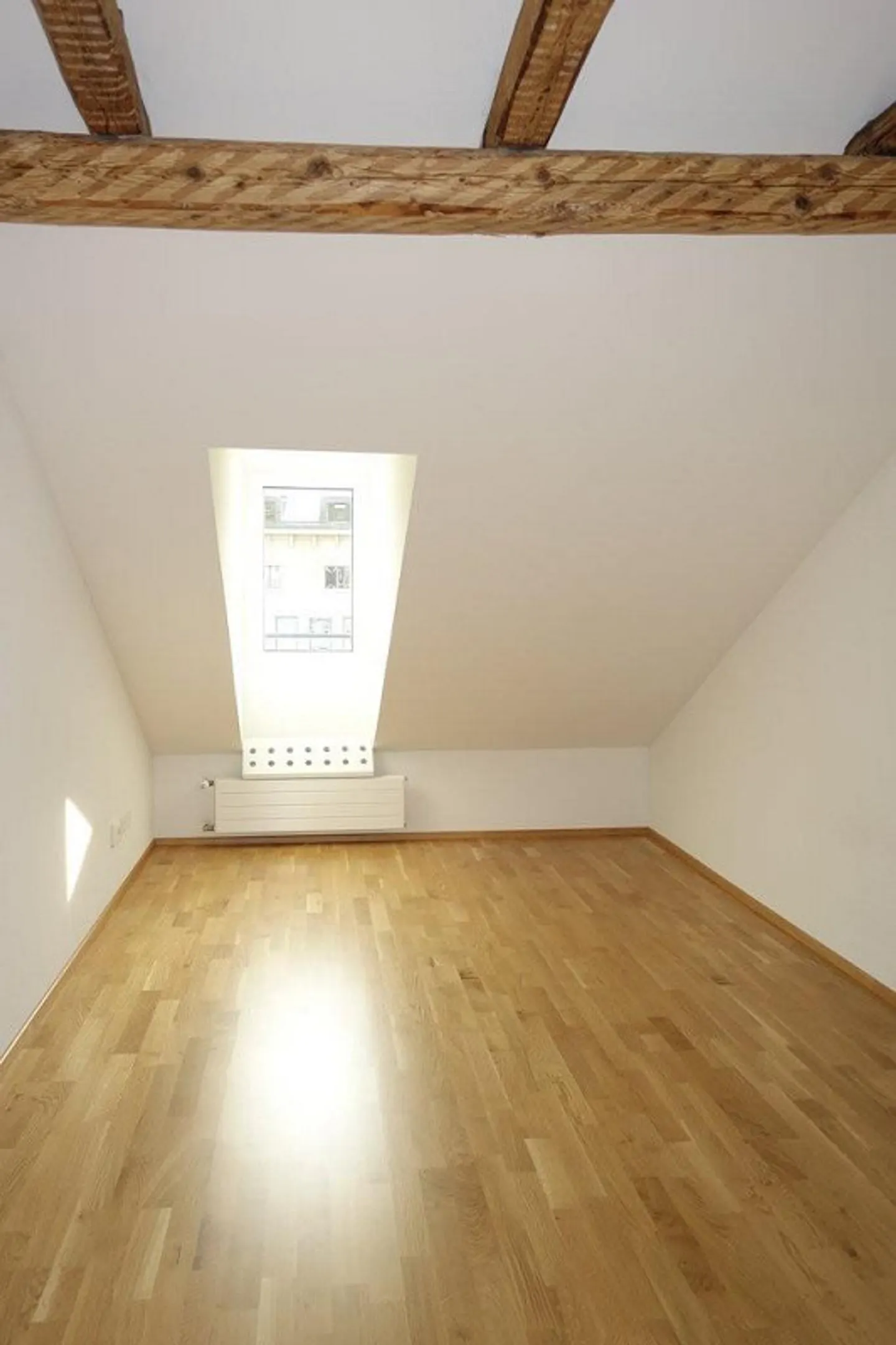 Charming Attic Apartment in the Center - Photo 4 of 8