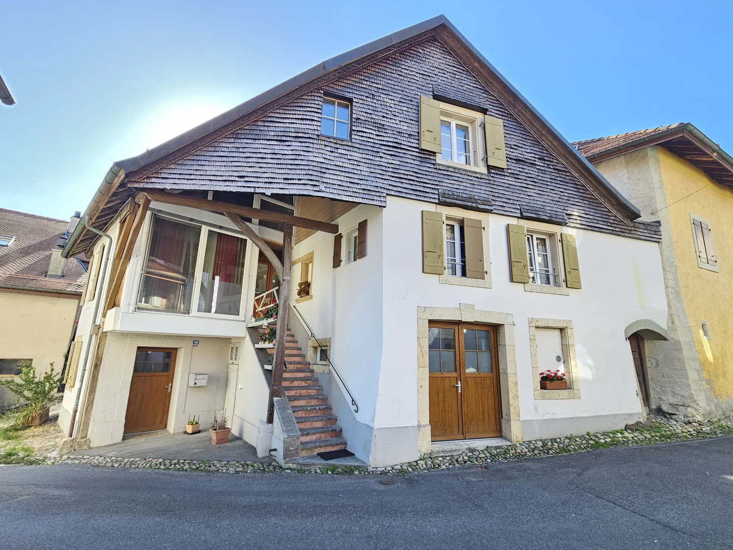 Charming Townhouse in Old Town - Photo 1 of 2