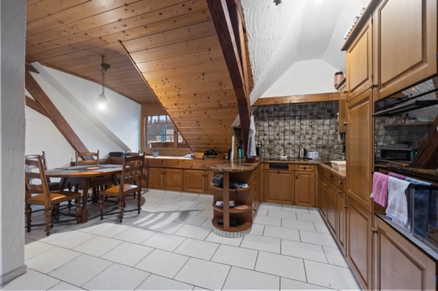 Immeuble résidentiel et commercial central, 3 unités, Schöftland - Photo 10 sur 13