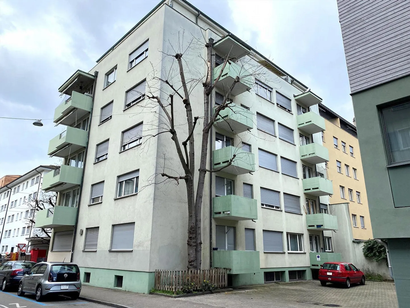 Grande appartement de 2 pièces avec deux balcons - Photo 1 sur 6