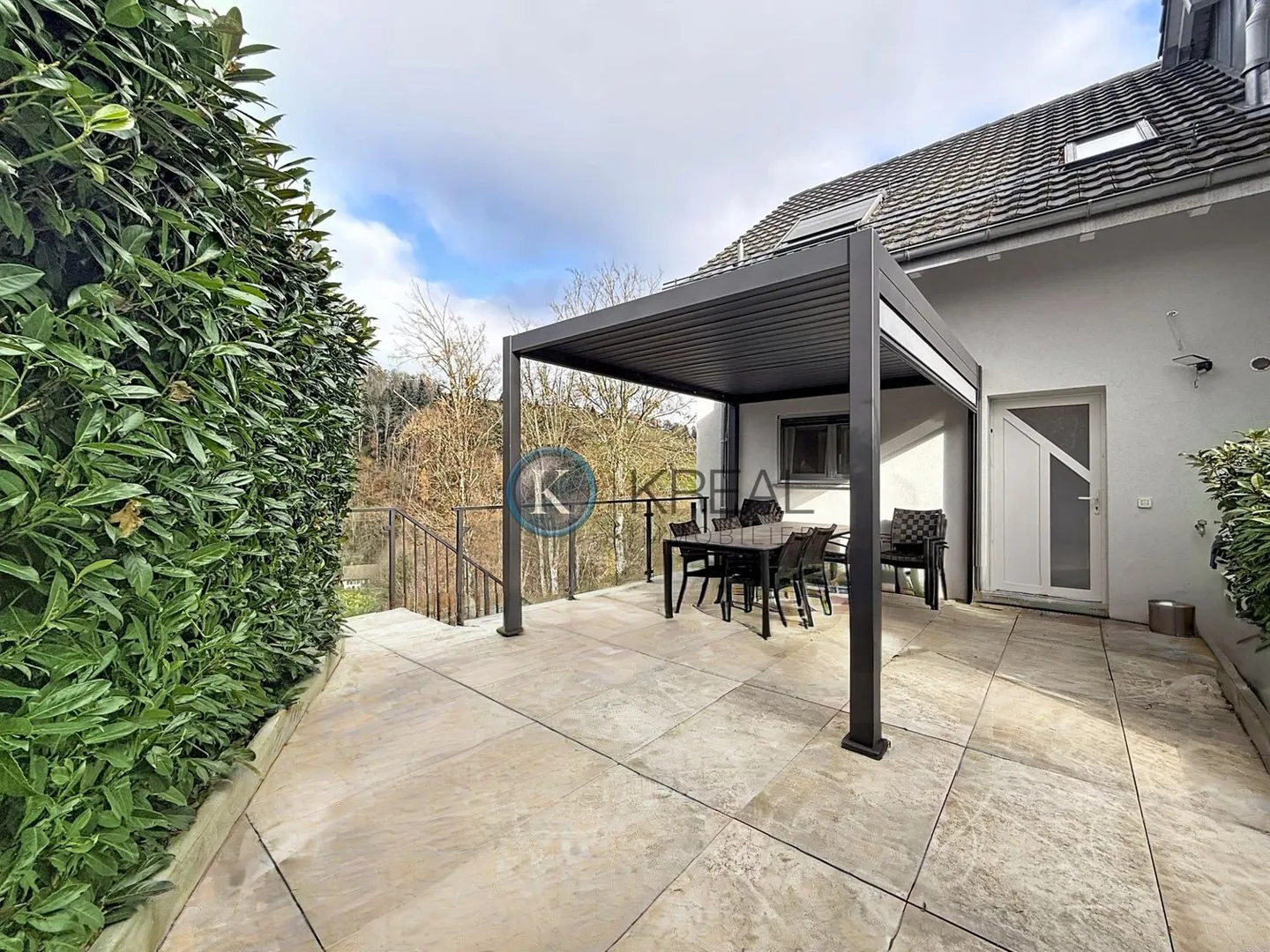Two-family house with 5.5 rooms in a green environment, 25 minutes from Lausanne - Photo 4 of 13