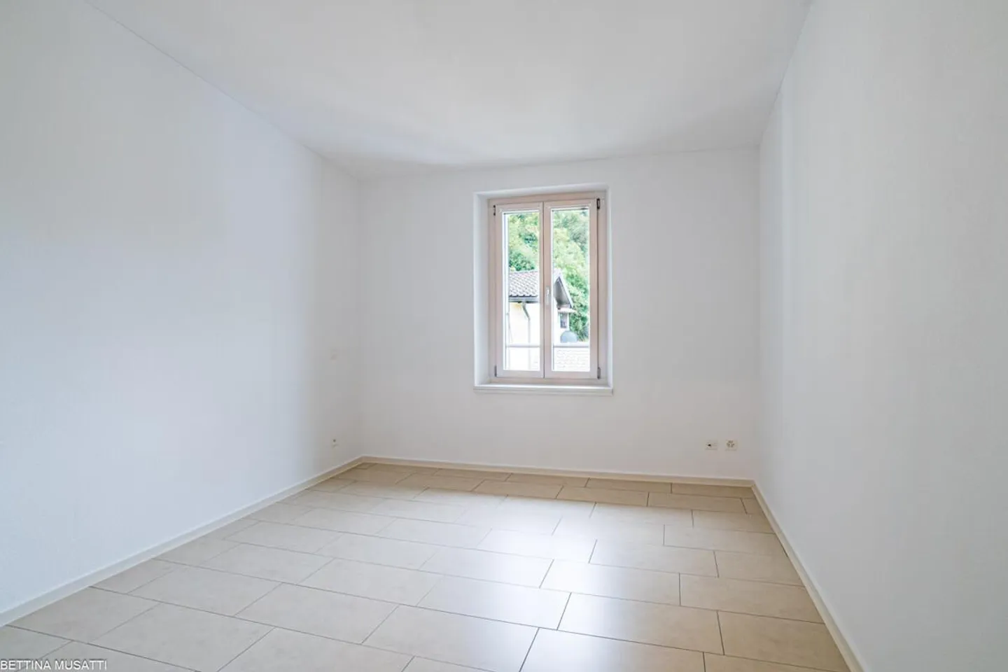 MELANO - 3.5 ROOMS RENOVATED WITH MODERN COMFORT - Photo 6 of 15