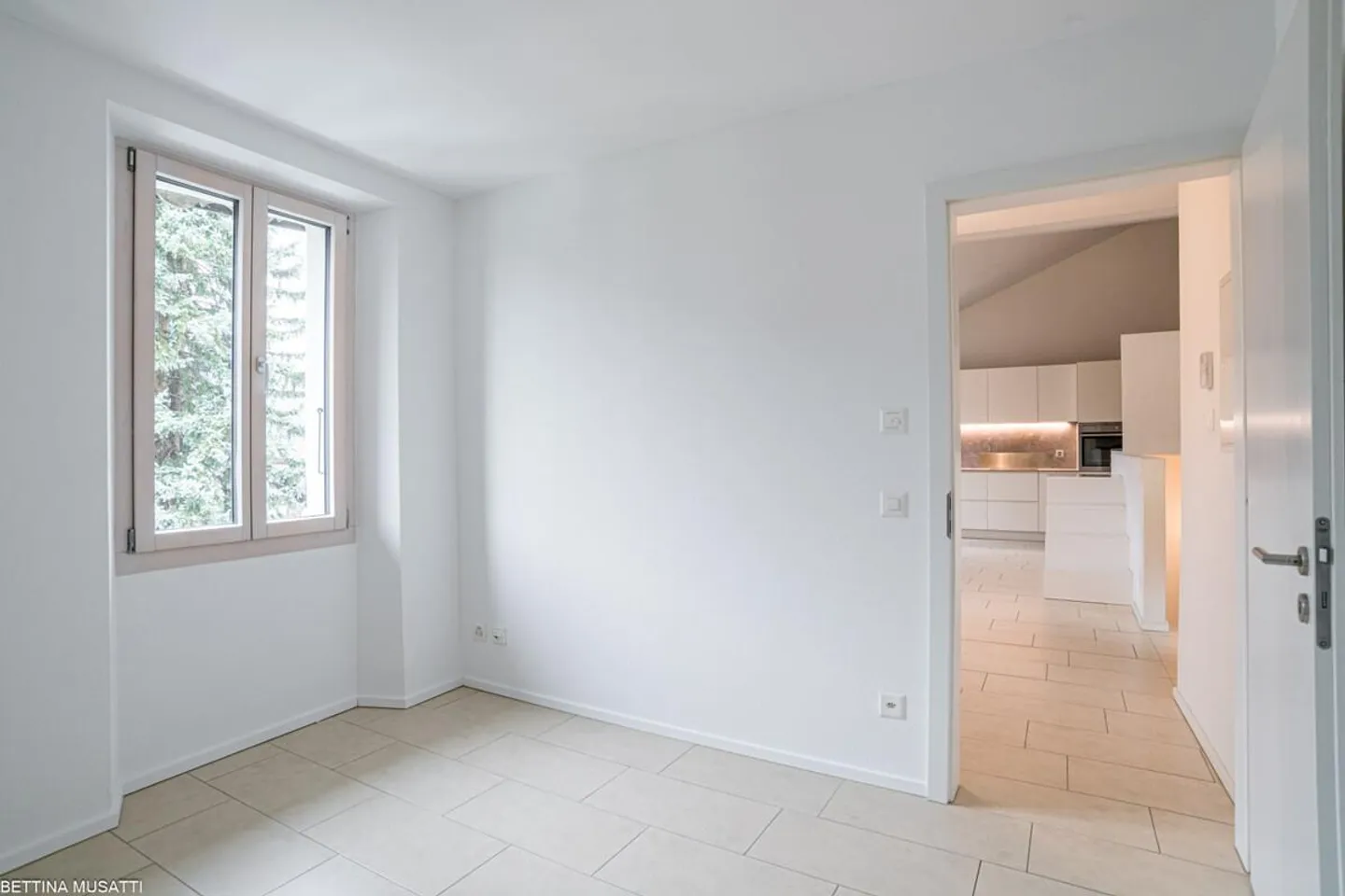 MELANO - 3.5 ROOMS RENOVATED WITH MODERN COMFORT - Photo 7 of 15