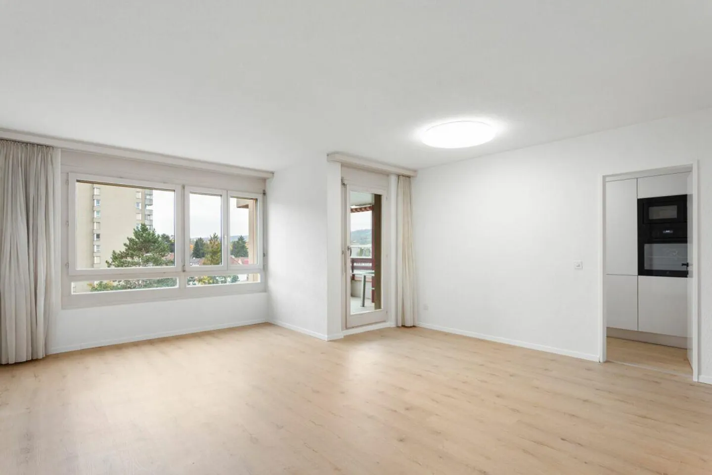 Bel appartement dans un emplacement central avec vue - Photo 1 sur 10