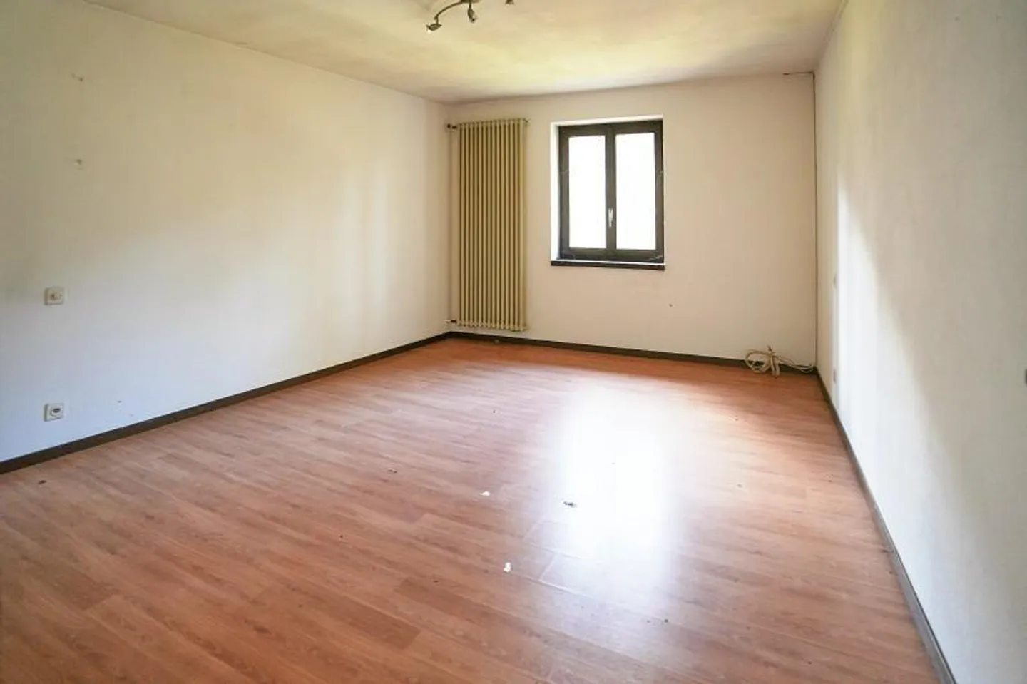 Grotto avec 6 chambres et grand terrain / grotto avec 6 chambres et ... - Photo 11 sur 33