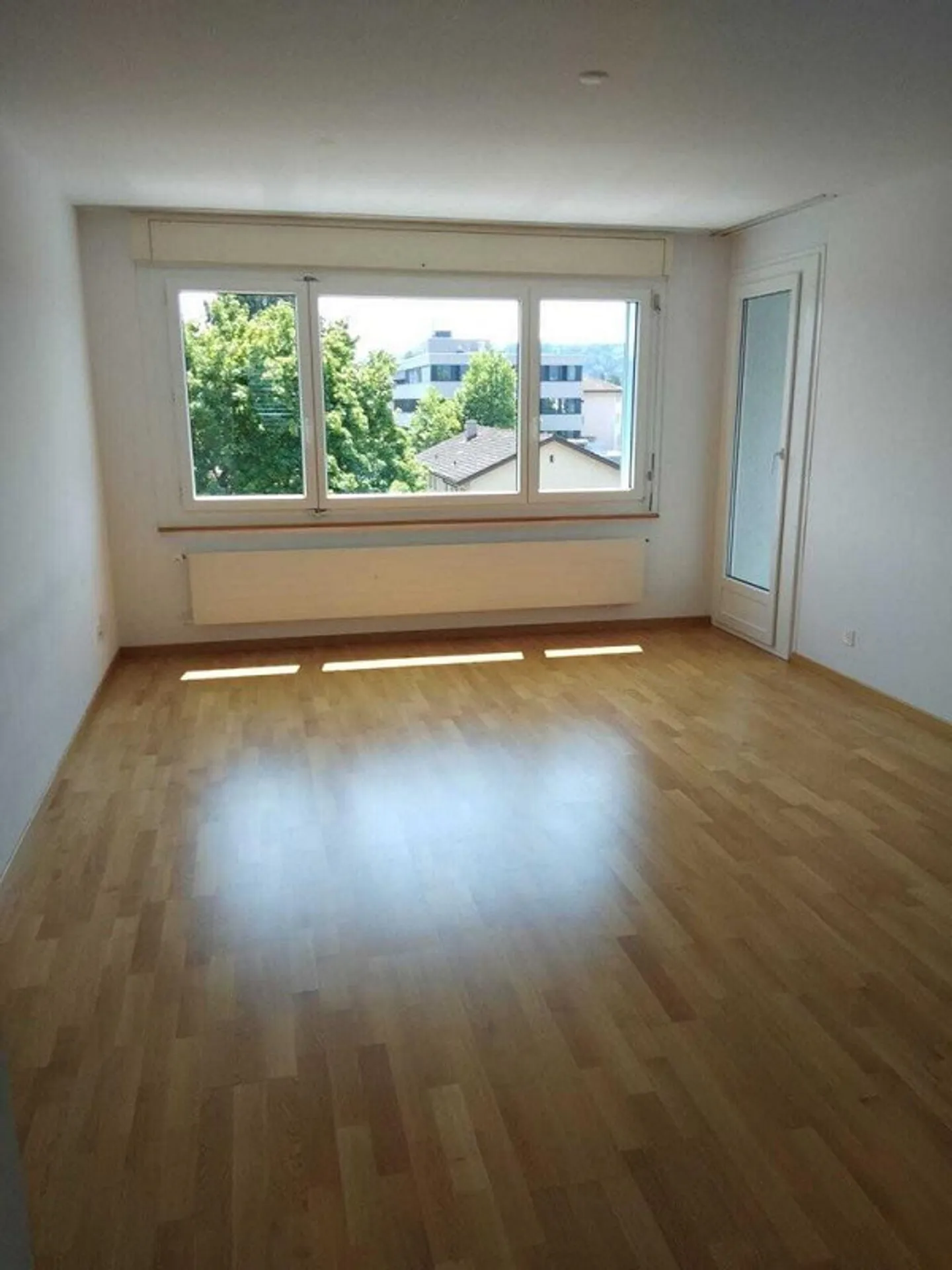 Spacious 3.5 Room Apartment in a Quiet Location - Photo 4 of 10