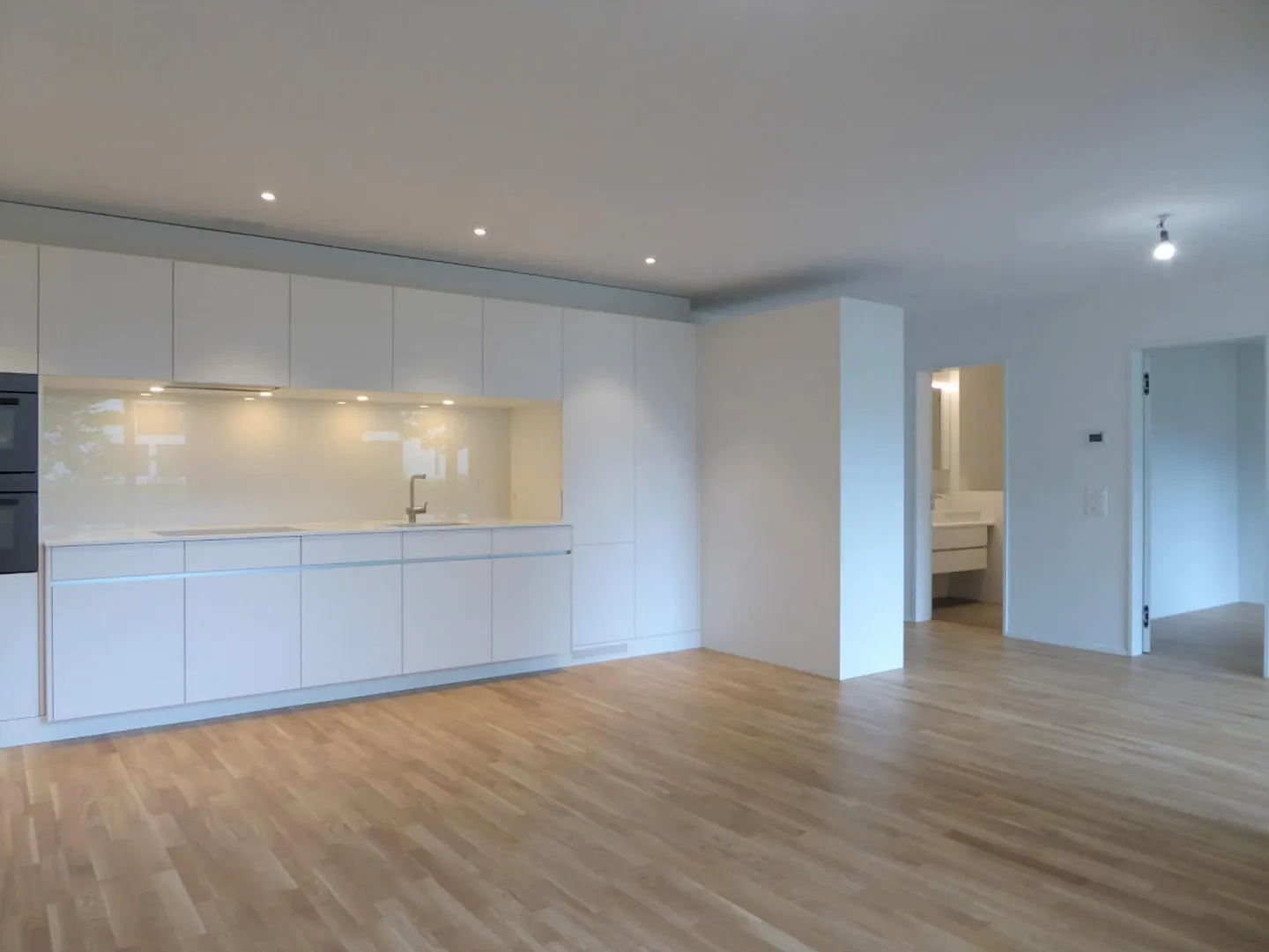 Modern 2.5-room apartment in a quiet environment - Photo 4 of 9