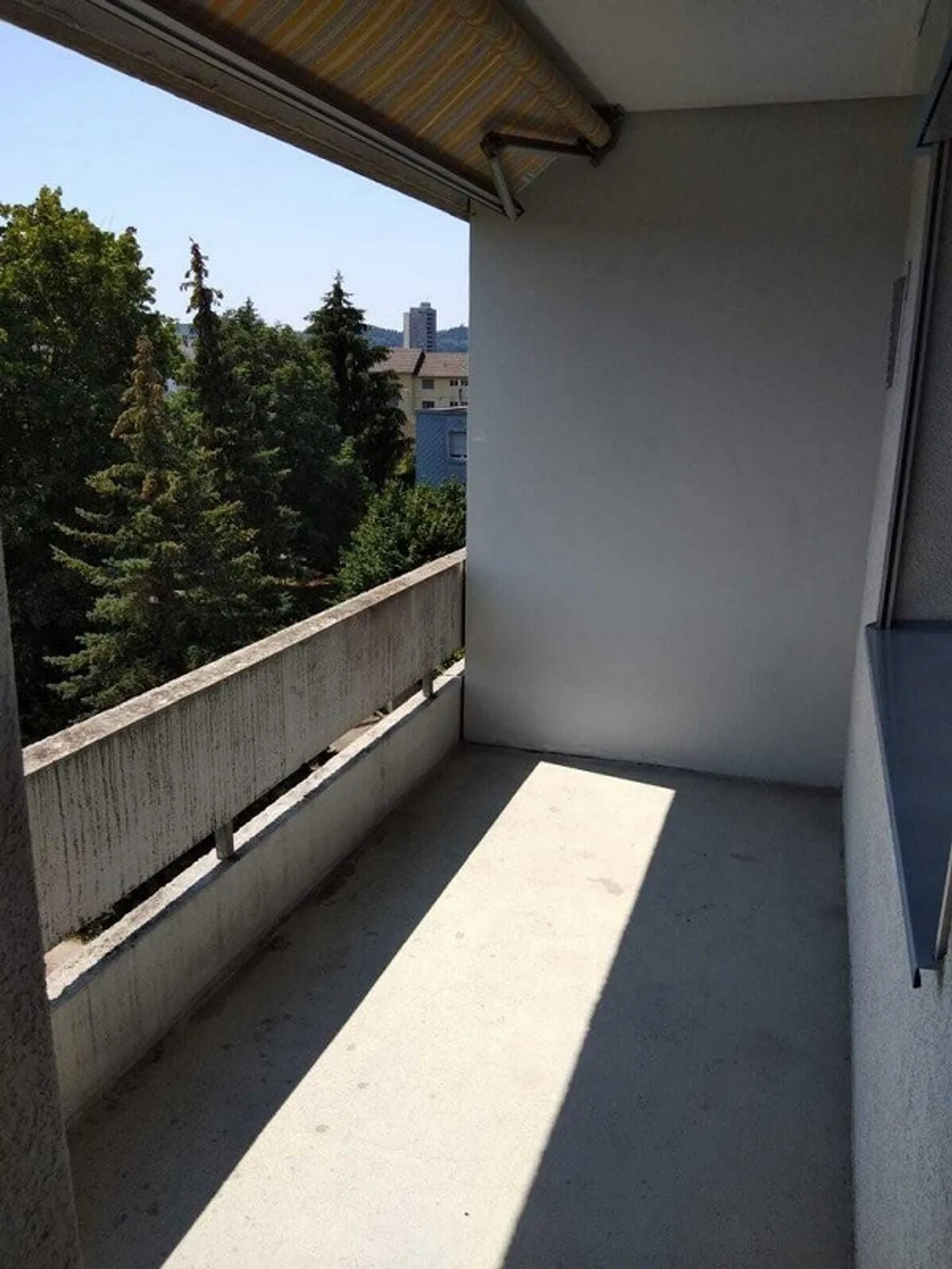 Spacious 3.5 Room Apartment in a Quiet Location - Photo 9 of 10