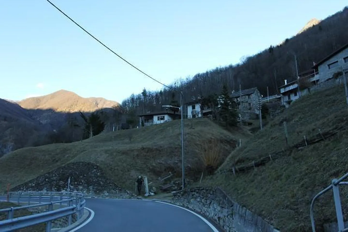 Terreno edificabile di 1998 m2 con bella vista - Foto 5 di 5