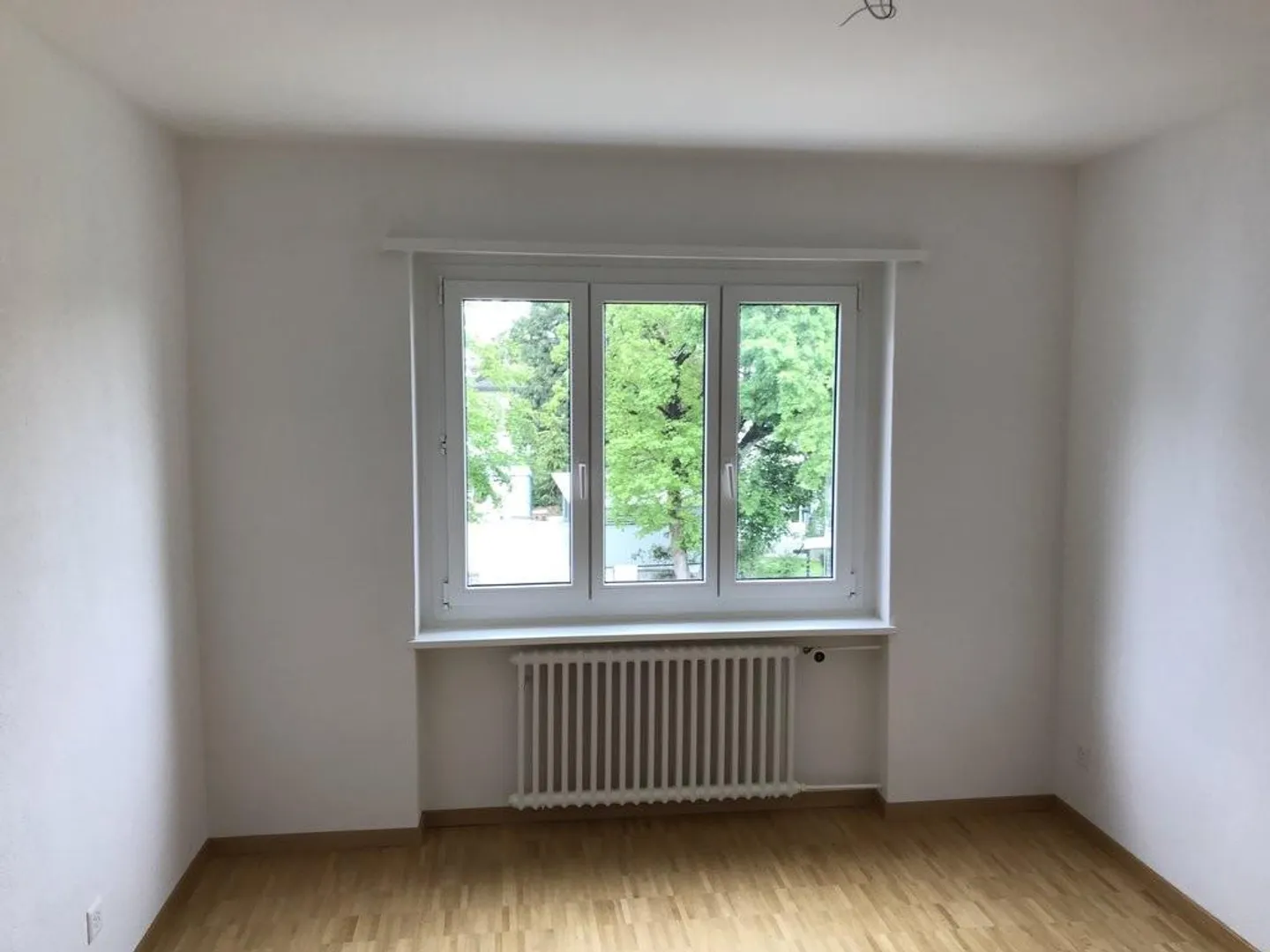 Appartement 2 pièces dans un emplacement verdoyant - Photo 5 sur 8