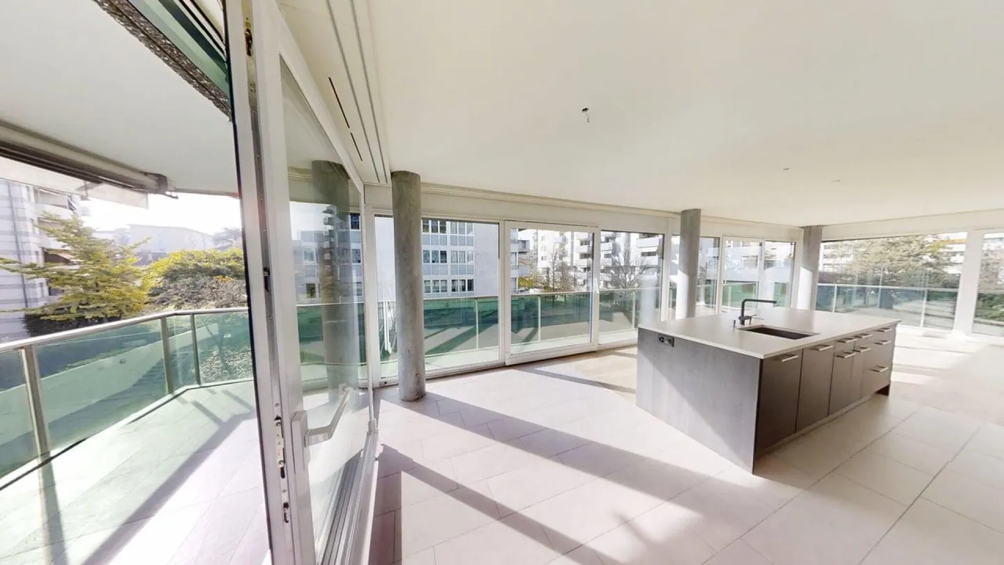 Superbo appartamento di 5 stanze con grande balcone di 40m2 - Foto 5 di 12