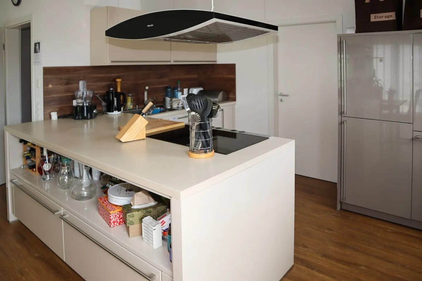 Casa unifamiliare di 6 ½ stanze con appartamento di 2 stanze (accessibile in sedia a rotelle) in una posizione molto tranquilla e soleggiata - Foto 12 di 13