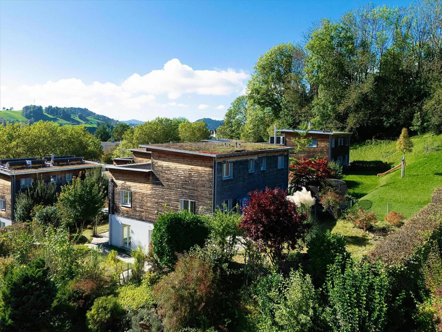 Stylish semi-detached single-family house with garage - Photo 2 of 10