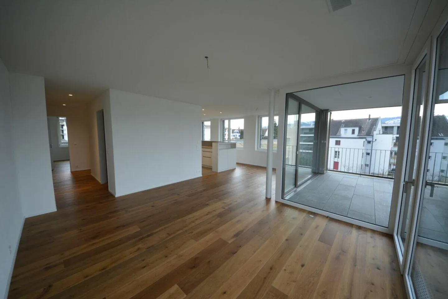 Moderne 4.5-Zimmer Wohnung - Foto 3 von 15