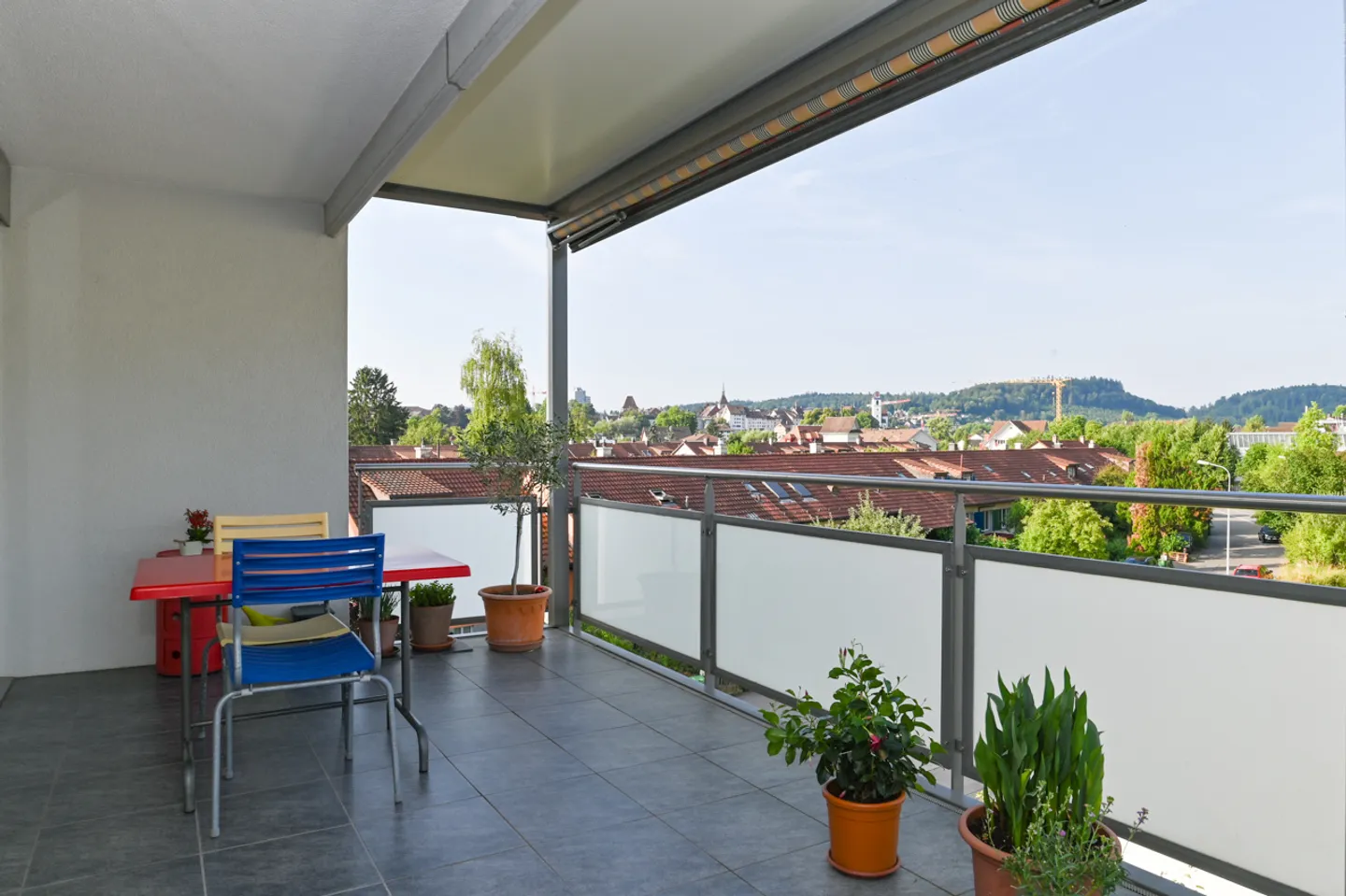 Ben tenuto e luminoso | Vista sulla città vecchia di Aarau | Piano aperto - Foto 4 di 8