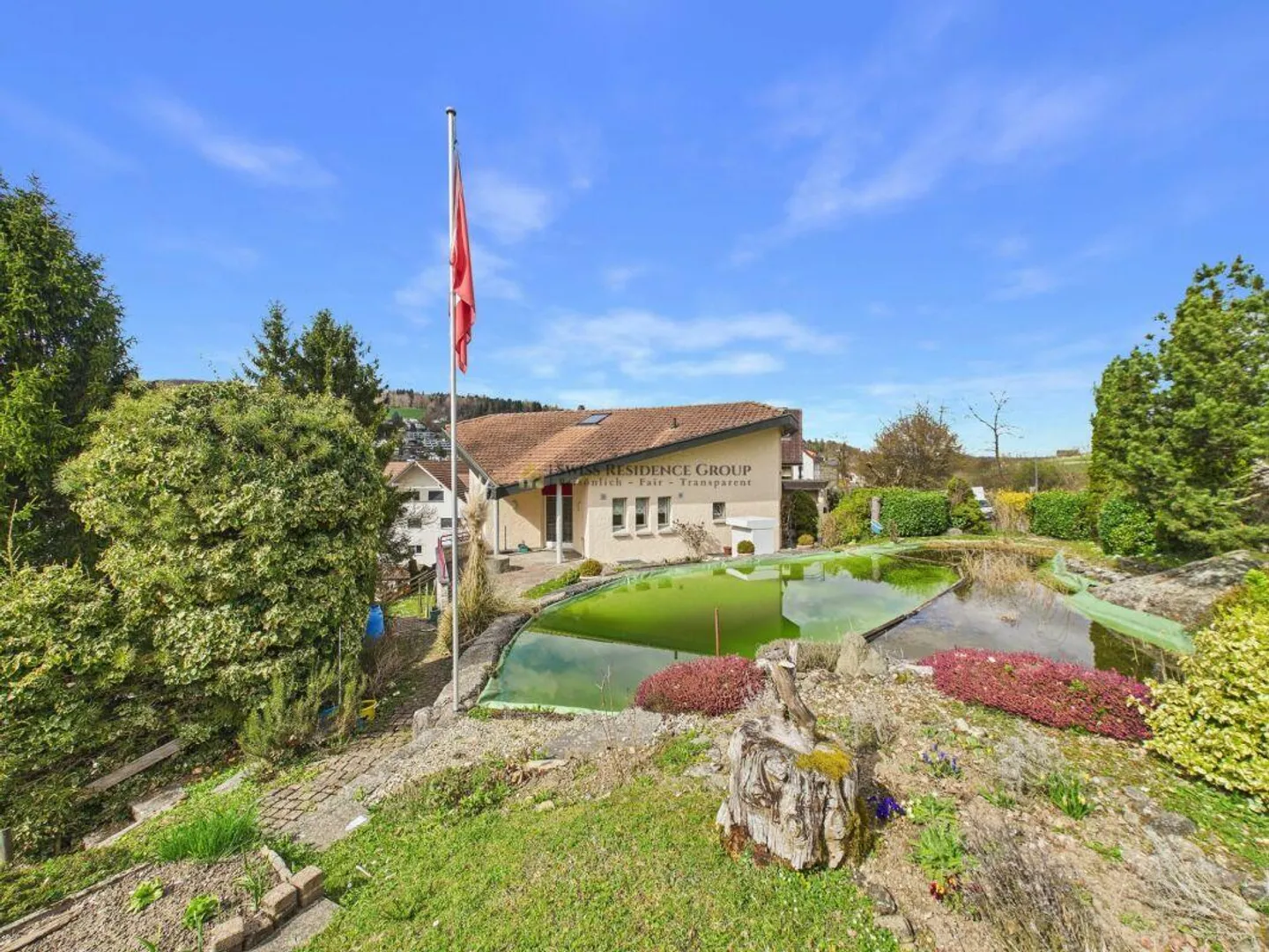 Casa unifamiliare con grande terreno e parcella agricola adiacente - Foto 1 di 22