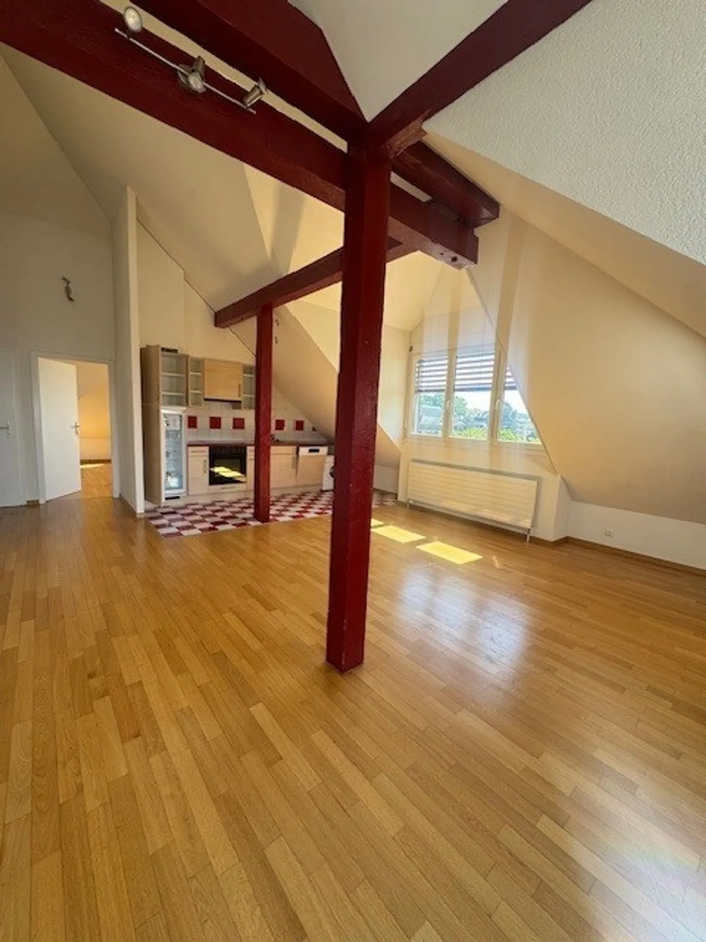 Charming 3.5 Room Apartment - Photo 4 of 9