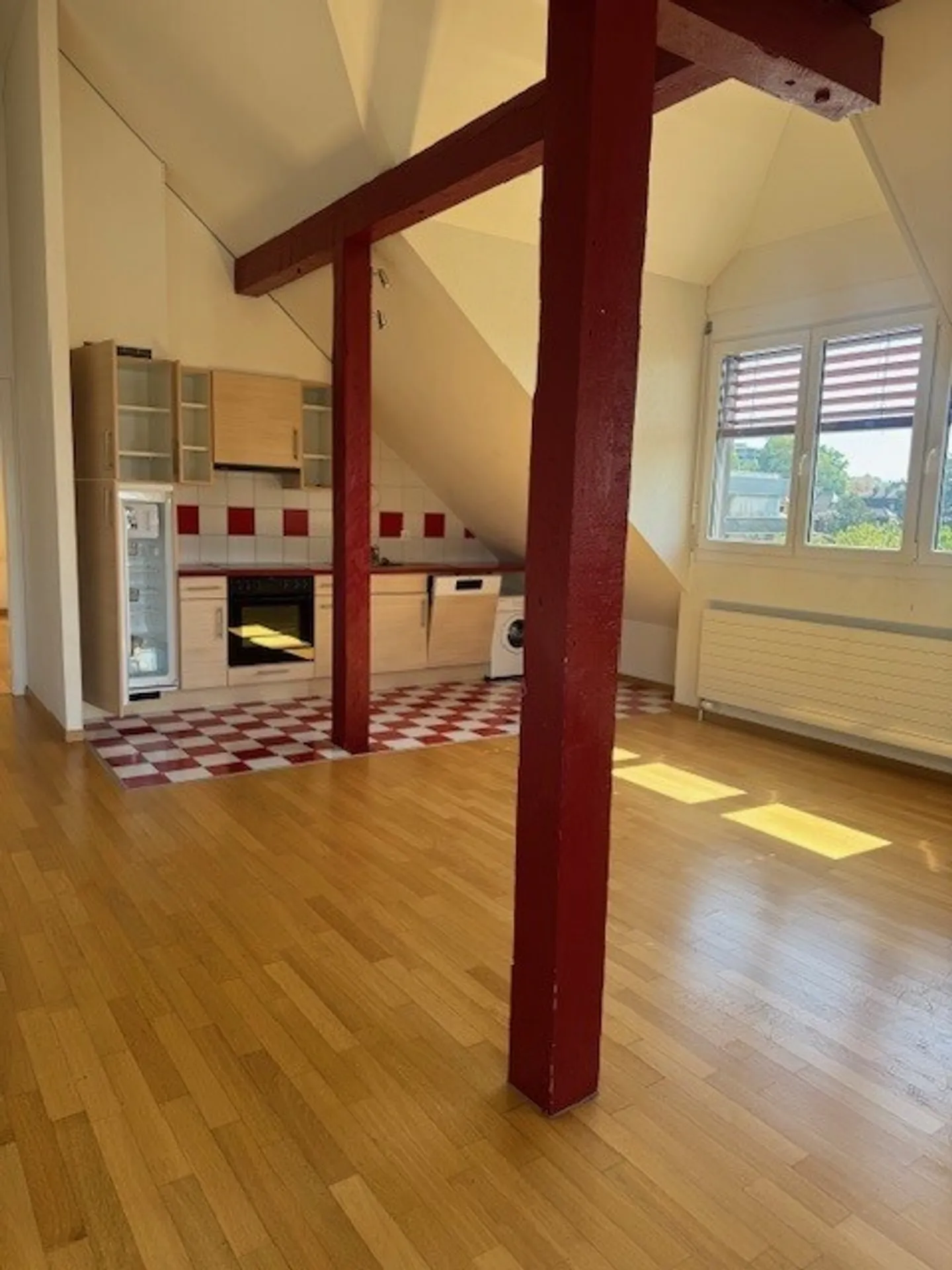 Charming 3.5 Room Apartment - Photo 5 of 9