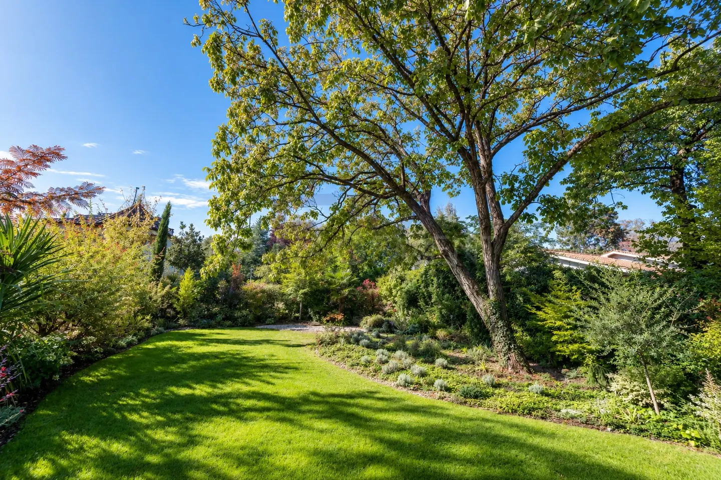 Luxury Duplex Apartment with Garden - Photo 36 of 43