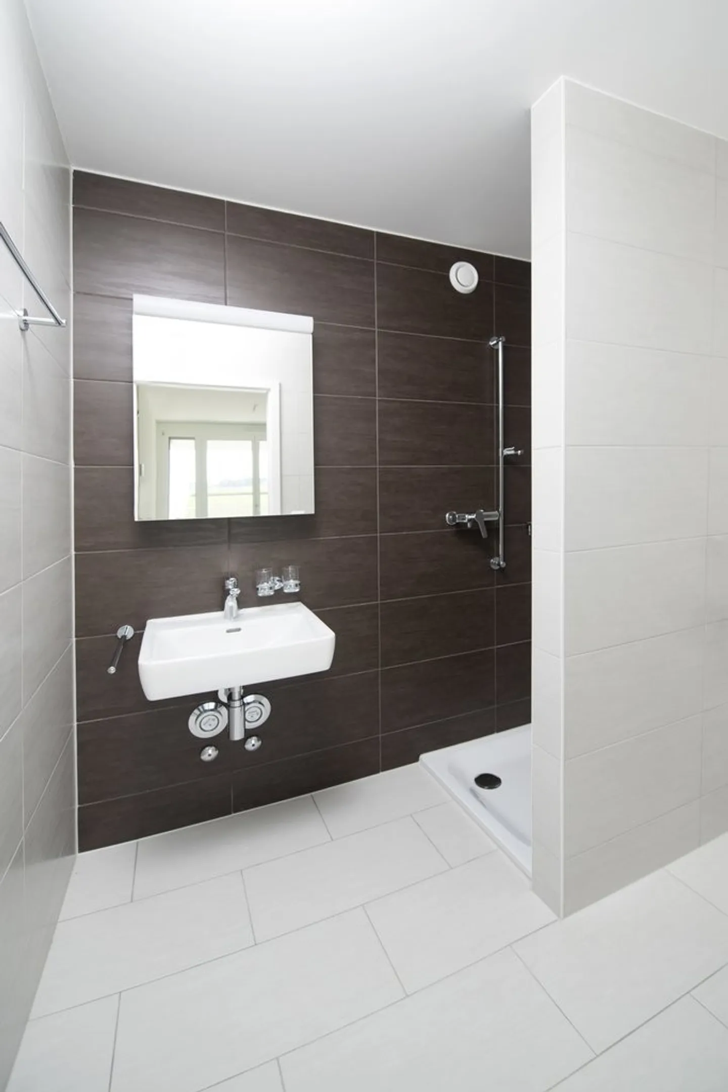 Beautiful nearly new apartment near the center of Payerne - Photo 4 of 5