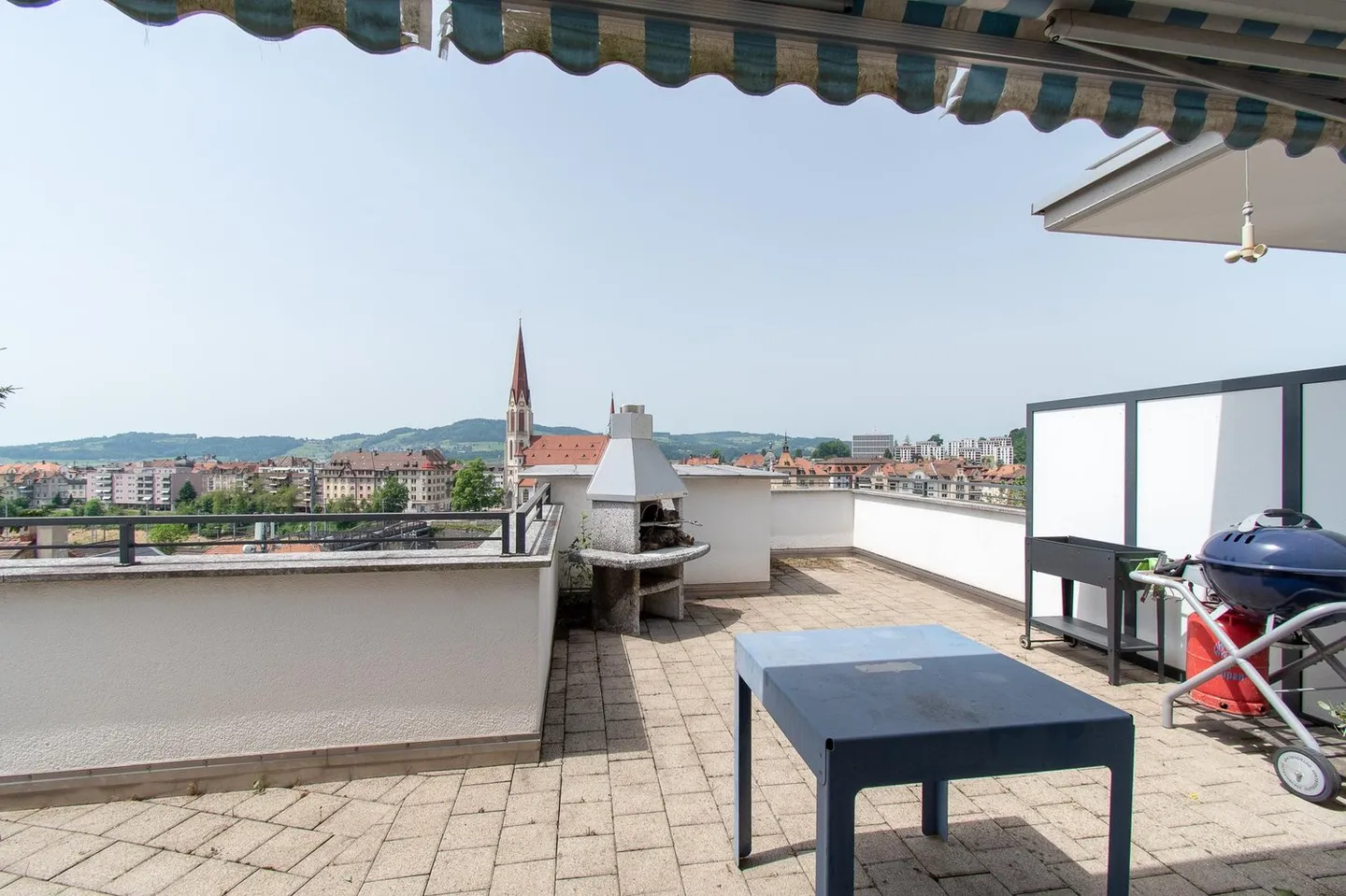 Besondere 4.5 Zimmer-Attika mit grosser Terrasse - Foto 9 von 12