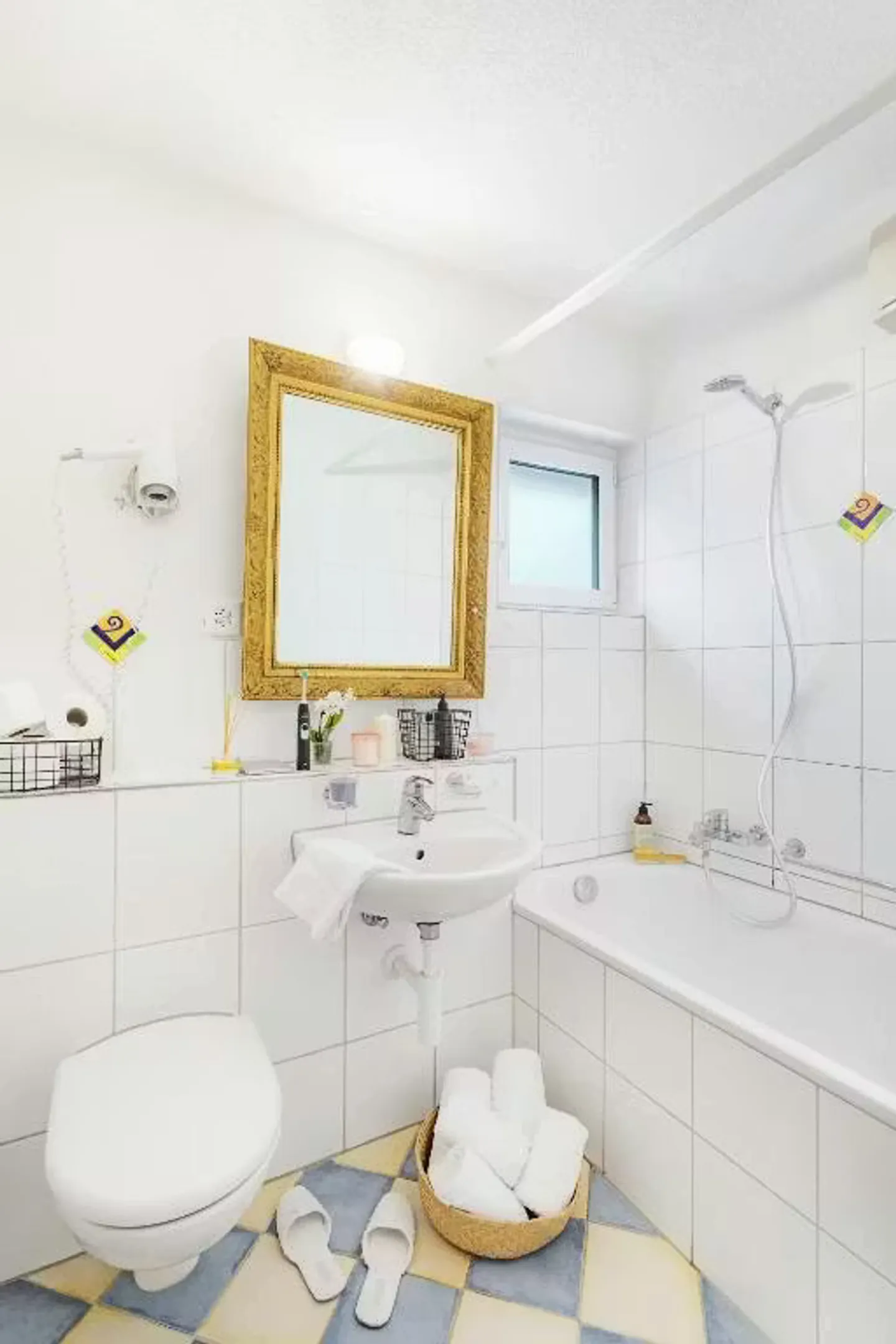 Basement Studio Nähe Flughafen - Foto 2 von 7