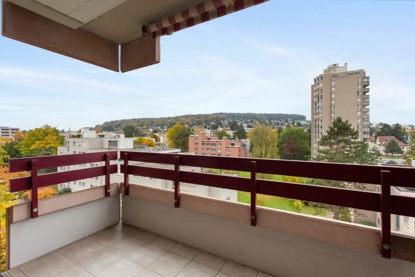 Bel appartement dans un emplacement central avec vue - Photo 8 sur 10