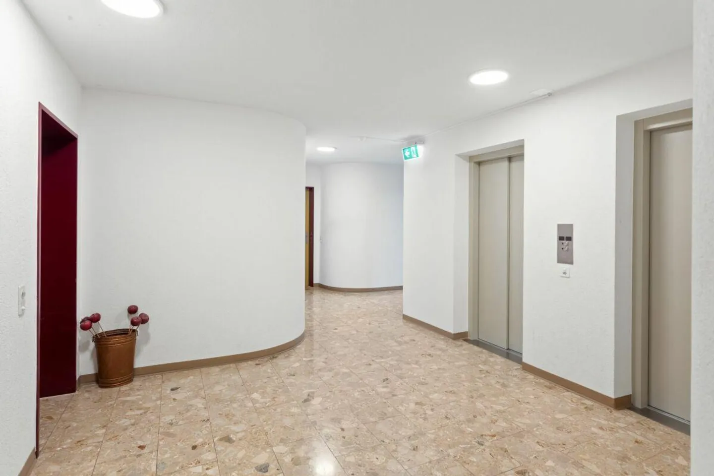 Bel appartement dans un emplacement central avec vue - Photo 9 sur 10