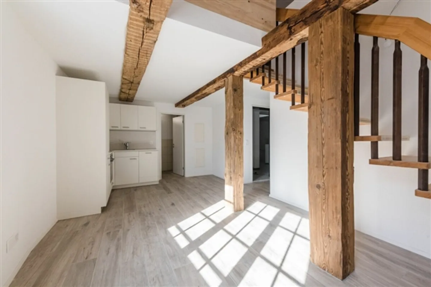 Unique 3.5-room maisonette apartment in the heart of the old town - Photo 11 of 16