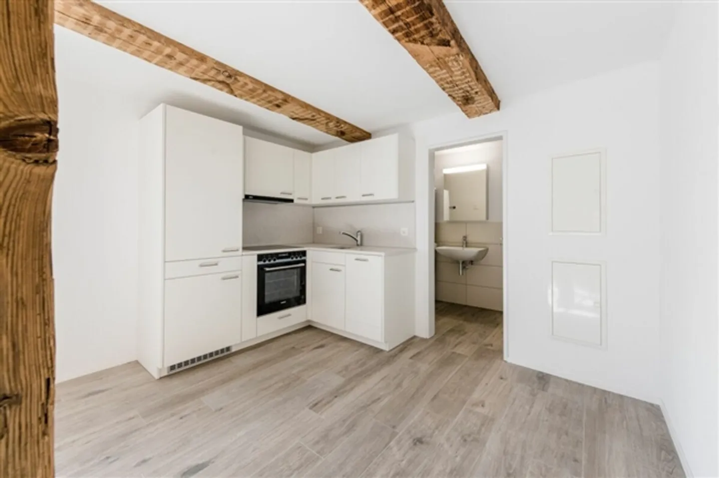 Unique 3.5-room maisonette apartment in the heart of the old town - Photo 12 of 16