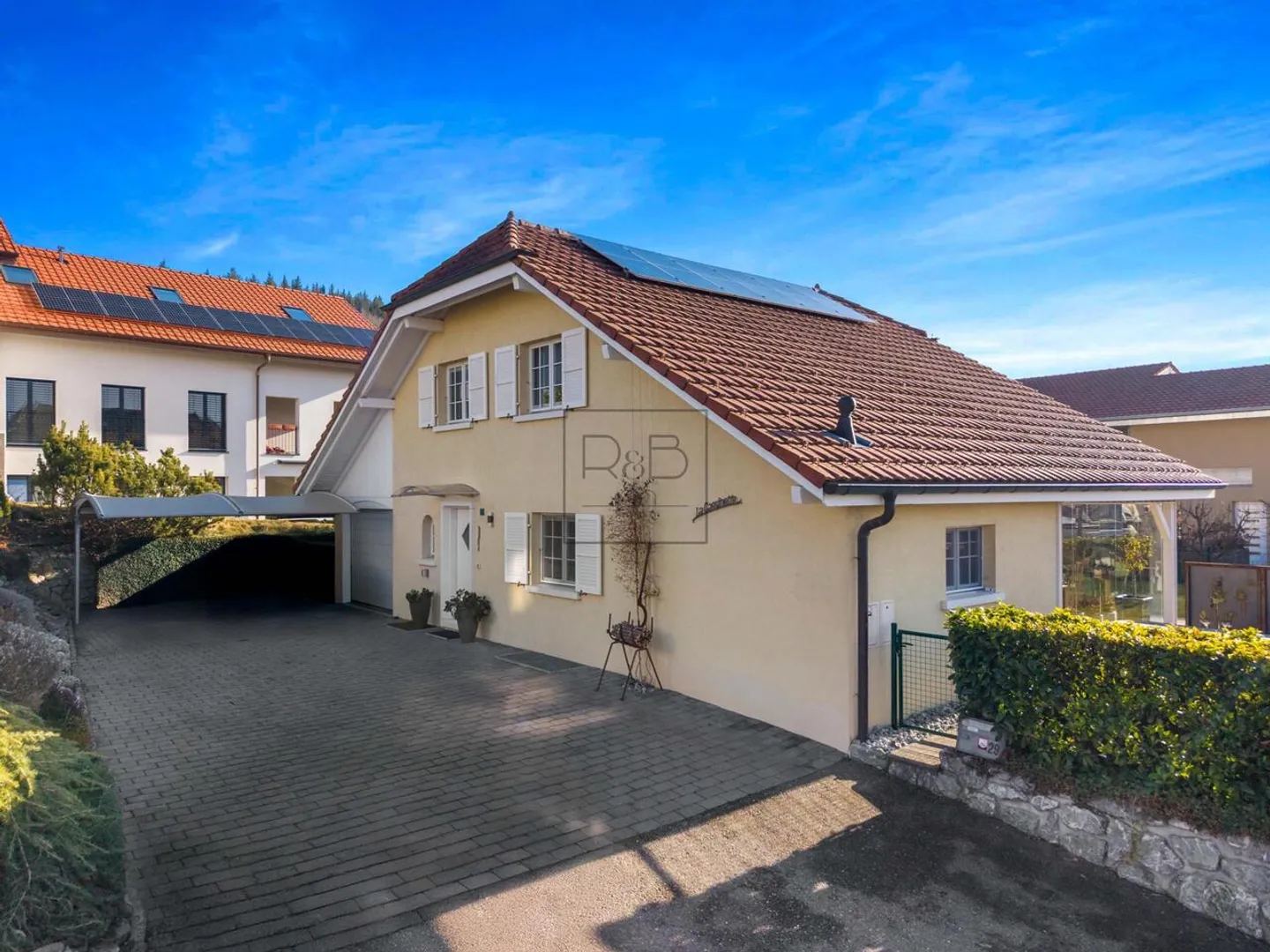 Beautiful individual villa located in Arconciel - Photo 1 of 11