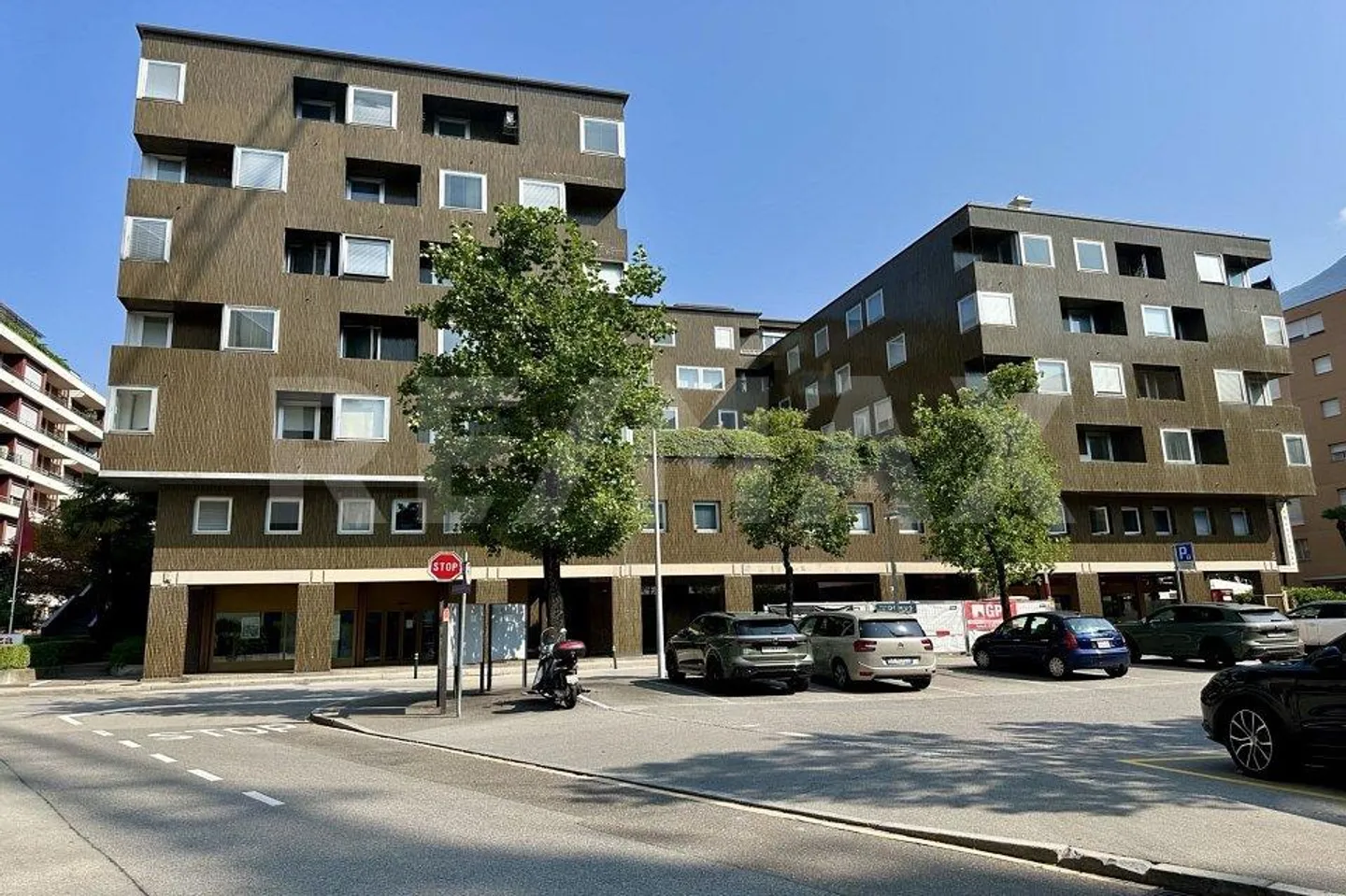 Lugano Cassarate Élégant appartement de 3 ½ pièces, rénové et à quelques pas du lac - Photo 3 sur 13