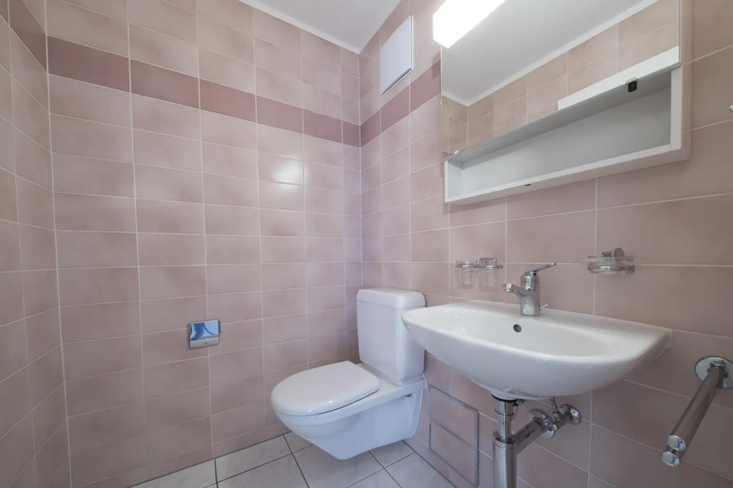 Appartement spacieux de 3,5 pièces avec cheminée - Photo 5 sur 12