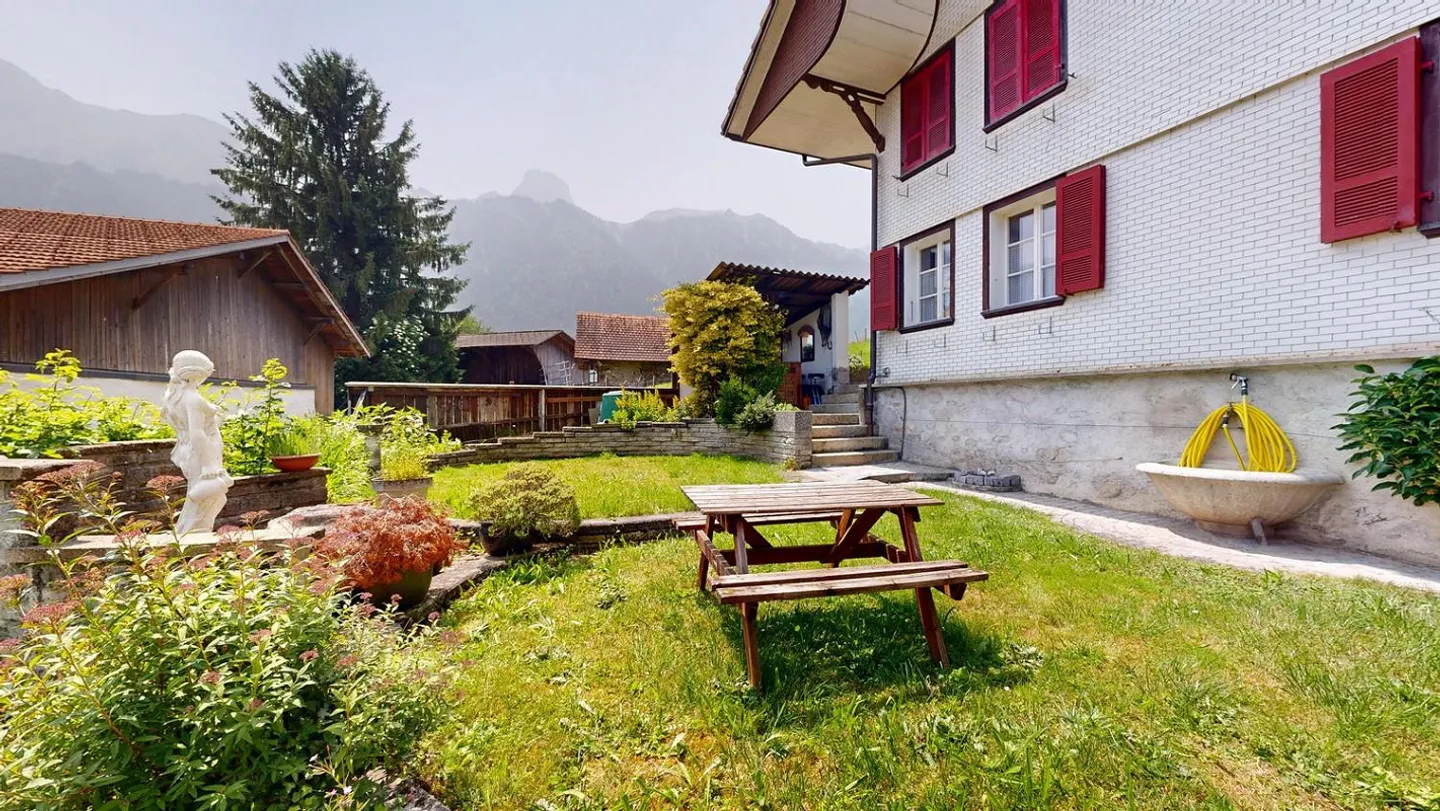 2-Familienhaus in Höfen b. Thun (Stocken-Höfen) - Foto 1 von 13
