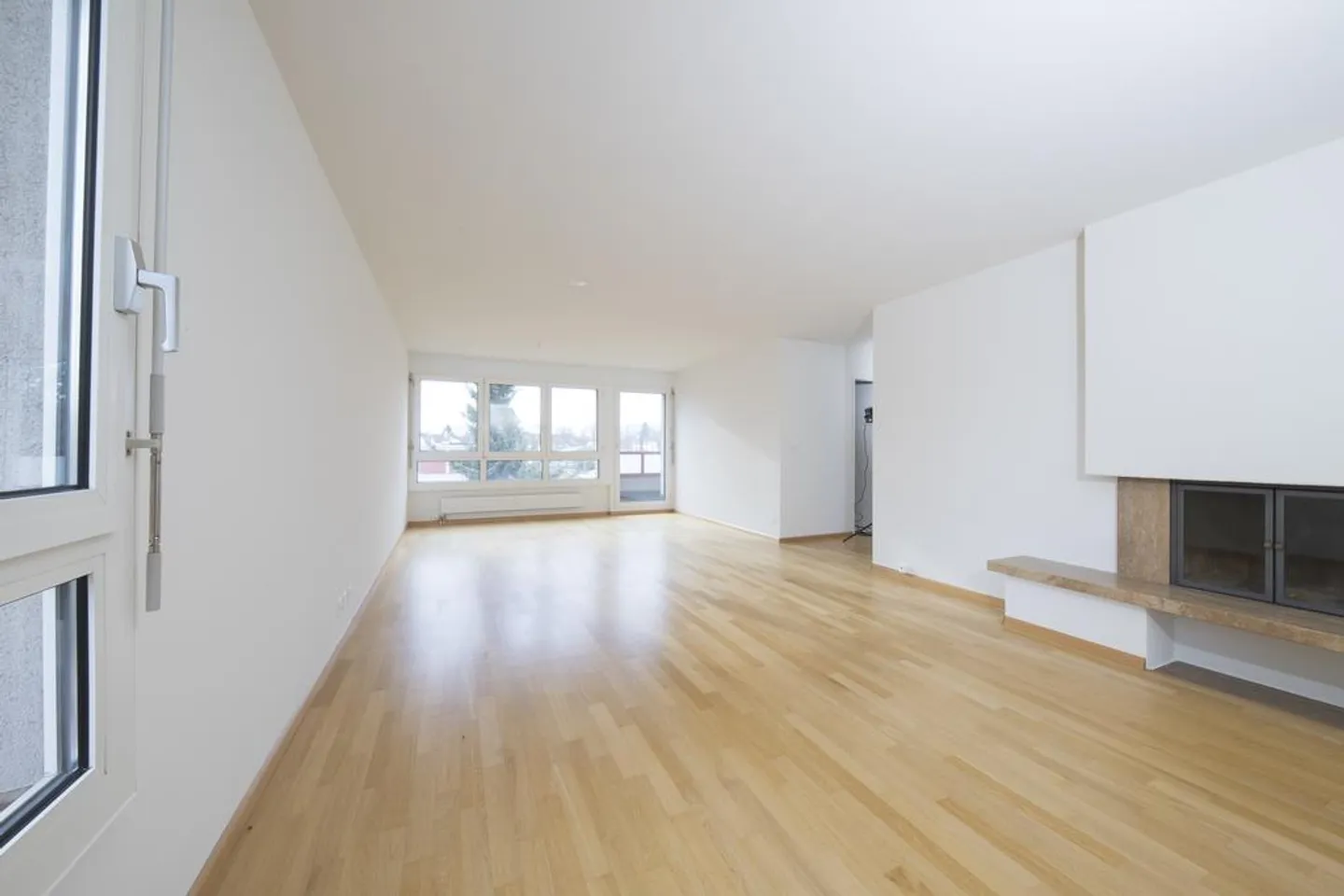 Appartement spacieux de 3,5 pièces avec cheminée - Photo 7 sur 12