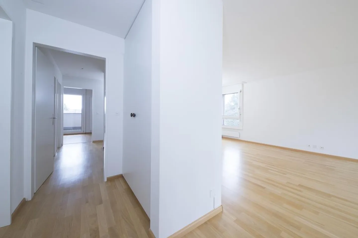 Appartement spacieux de 3,5 pièces avec cheminée - Photo 8 sur 12
