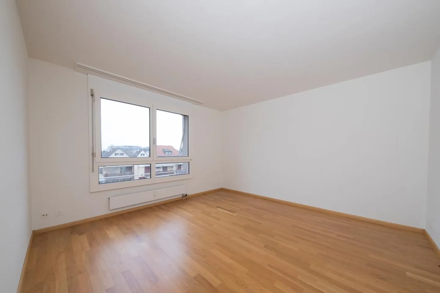 Appartement spacieux de 3,5 pièces avec cheminée - Photo 9 sur 12