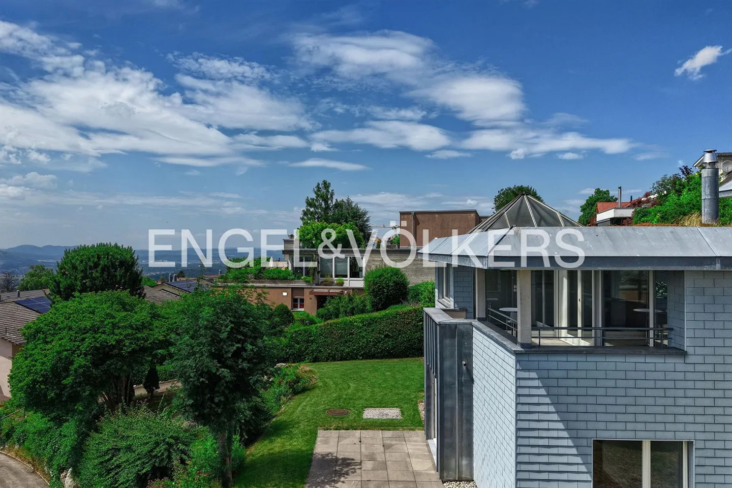 Sonniges Einfamilienhaus mit Bergsicht - Foto 1 von 10