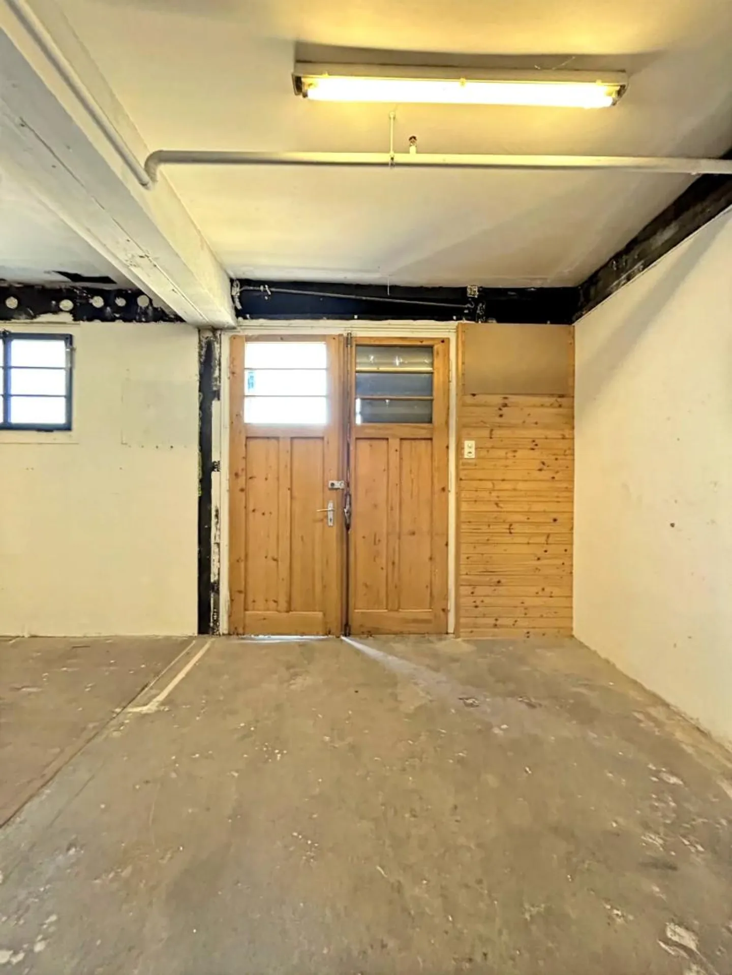 Commercial space 1 room - Photo 4 of 4