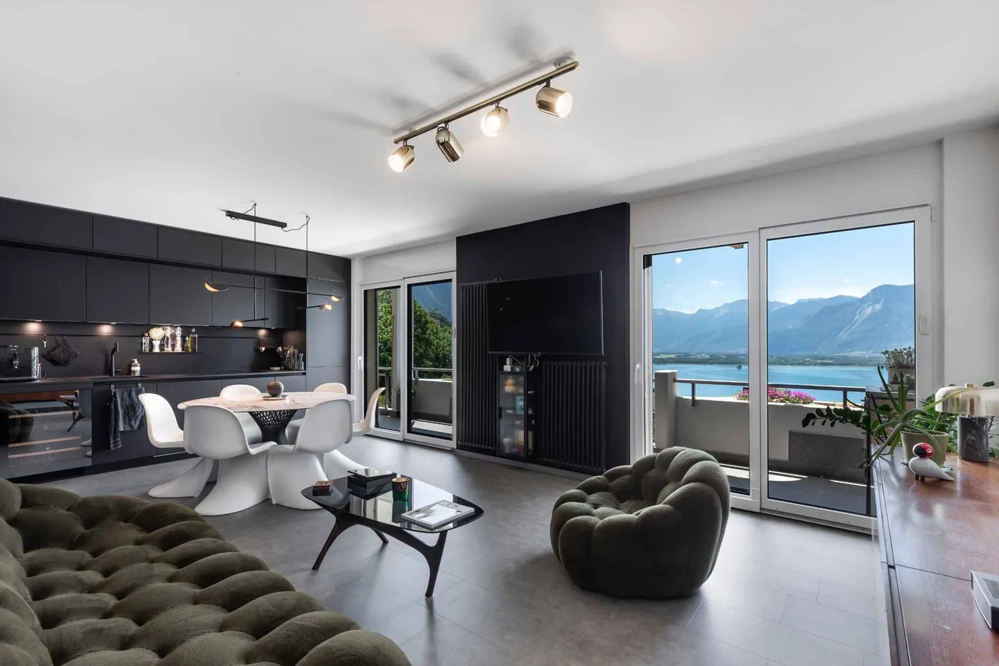 Magnifique loft à seulement 2 minutes de l'école hôtelière de Glion ! - Photo 4 sur 13