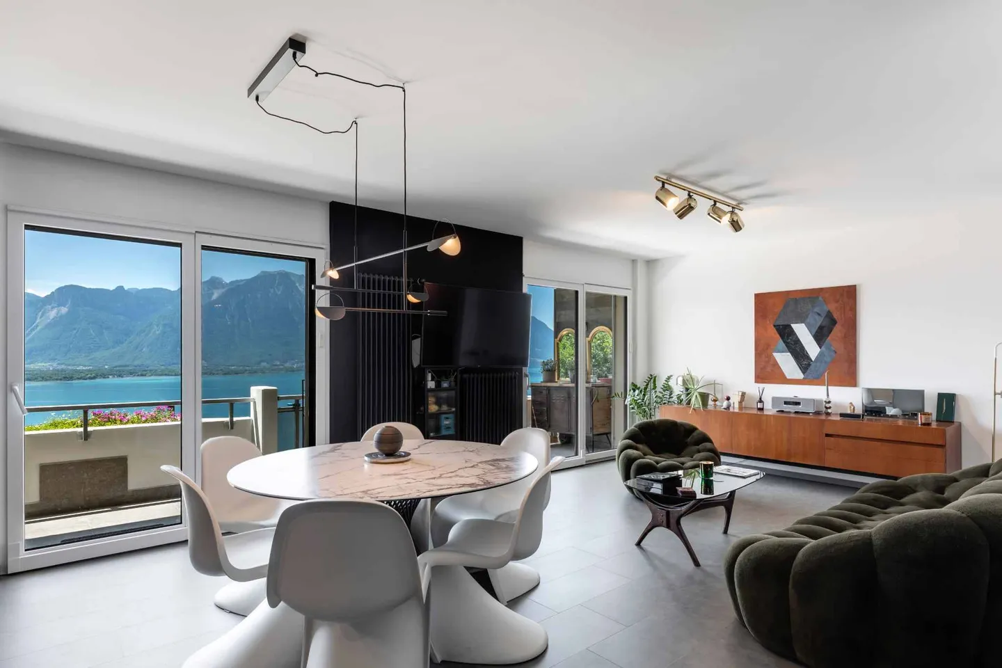Magnifique loft à seulement 2 minutes de l'école hôtelière de Glion ! - Photo 2 sur 13