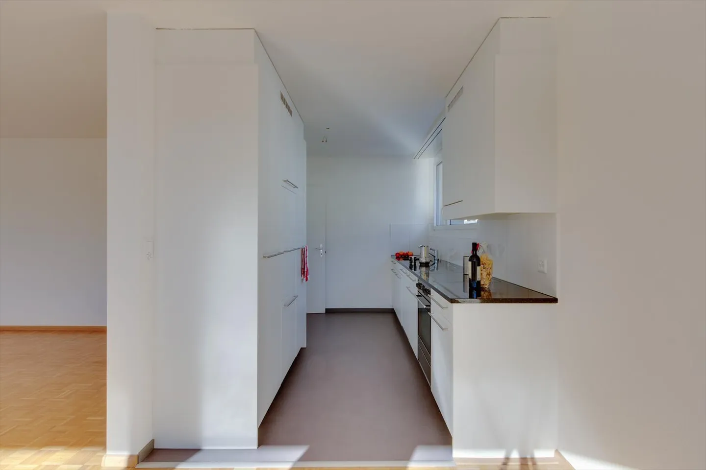 Moderne und helle 3.5-Wohnung an ruhiger Lage in Birsfelden - Foto 4 von 12