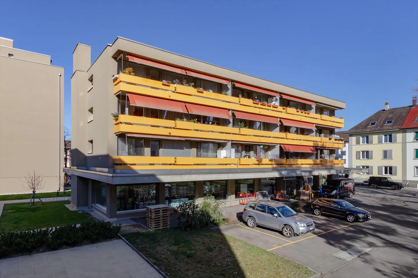 Moderne und helle 3.5-Wohnung an ruhiger Lage in Birsfelden - Foto 1 von 12