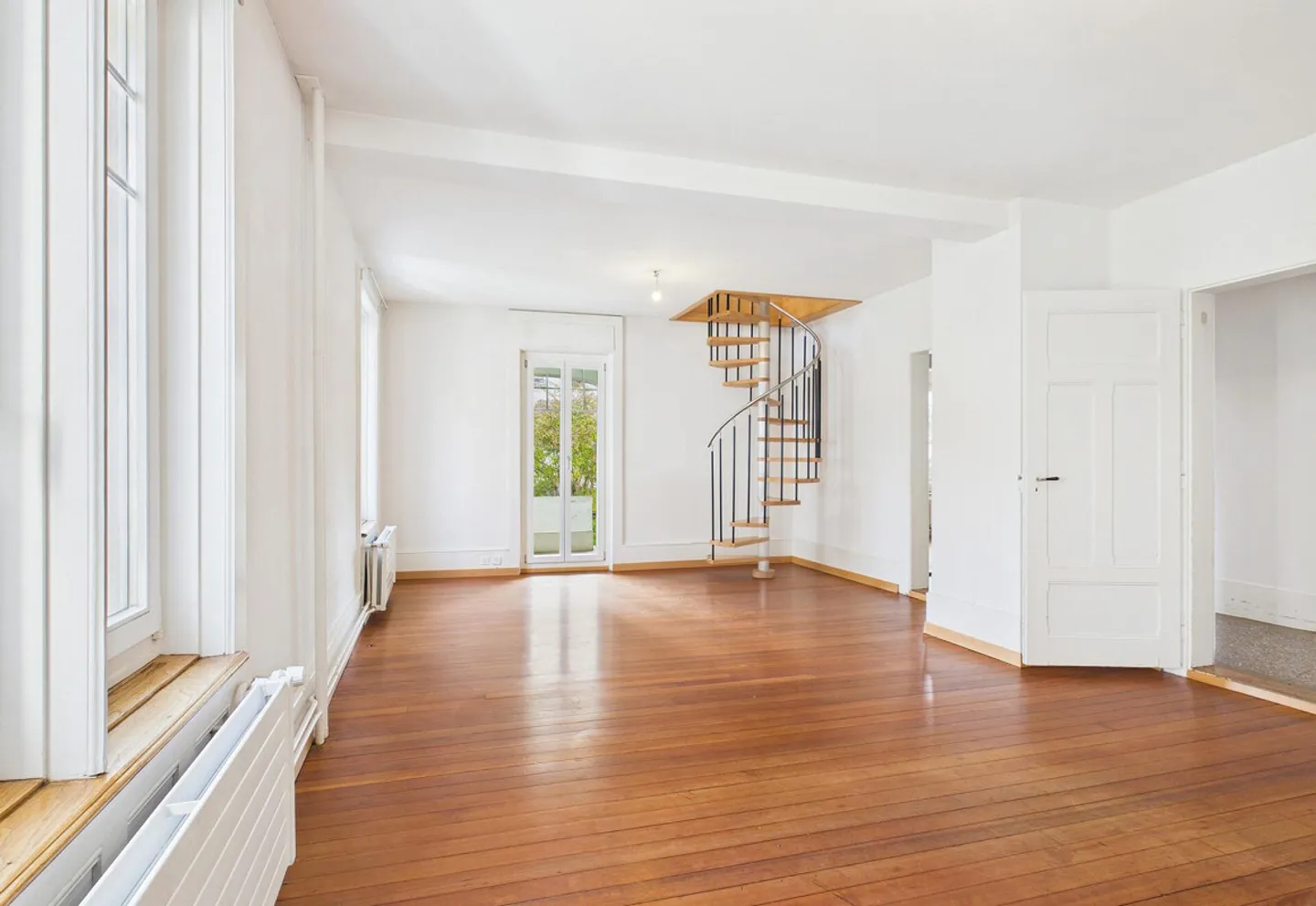 Charming townhouse with two apartments - Photo 6 of 15