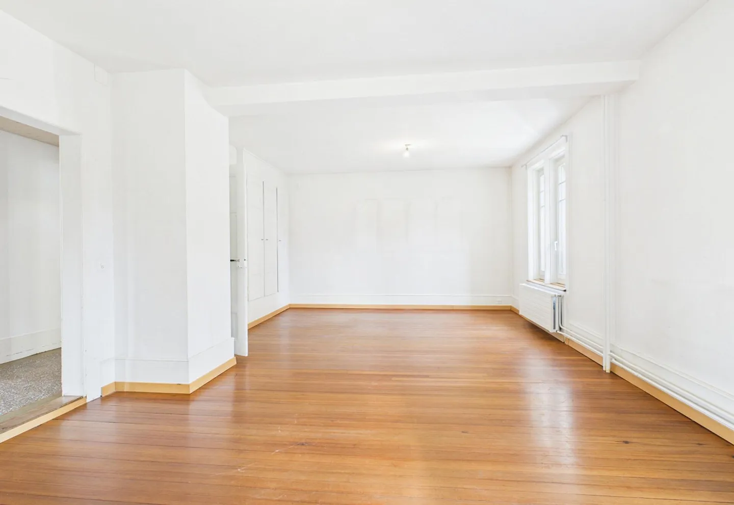 Charming townhouse with two apartments - Photo 7 of 15