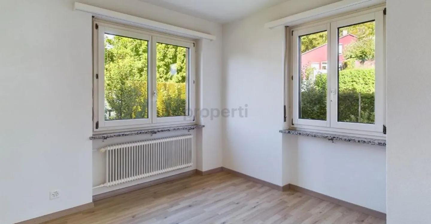 Charming Renovated Apartment - Photo 10 of 12
