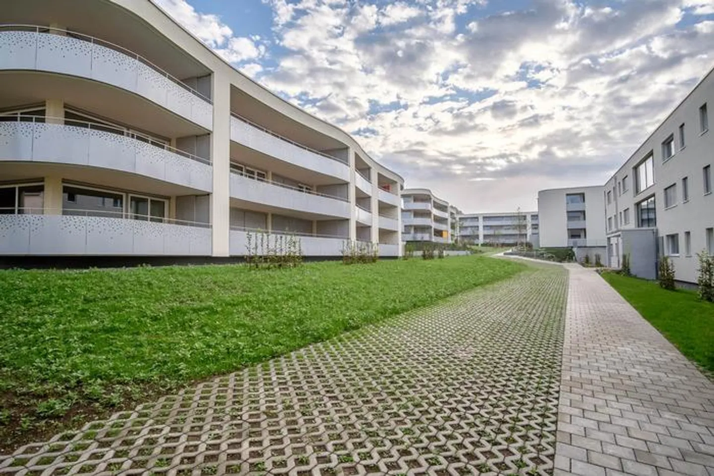 Ökologisches Zuhause in zentraler Lage - Foto 1 von 6