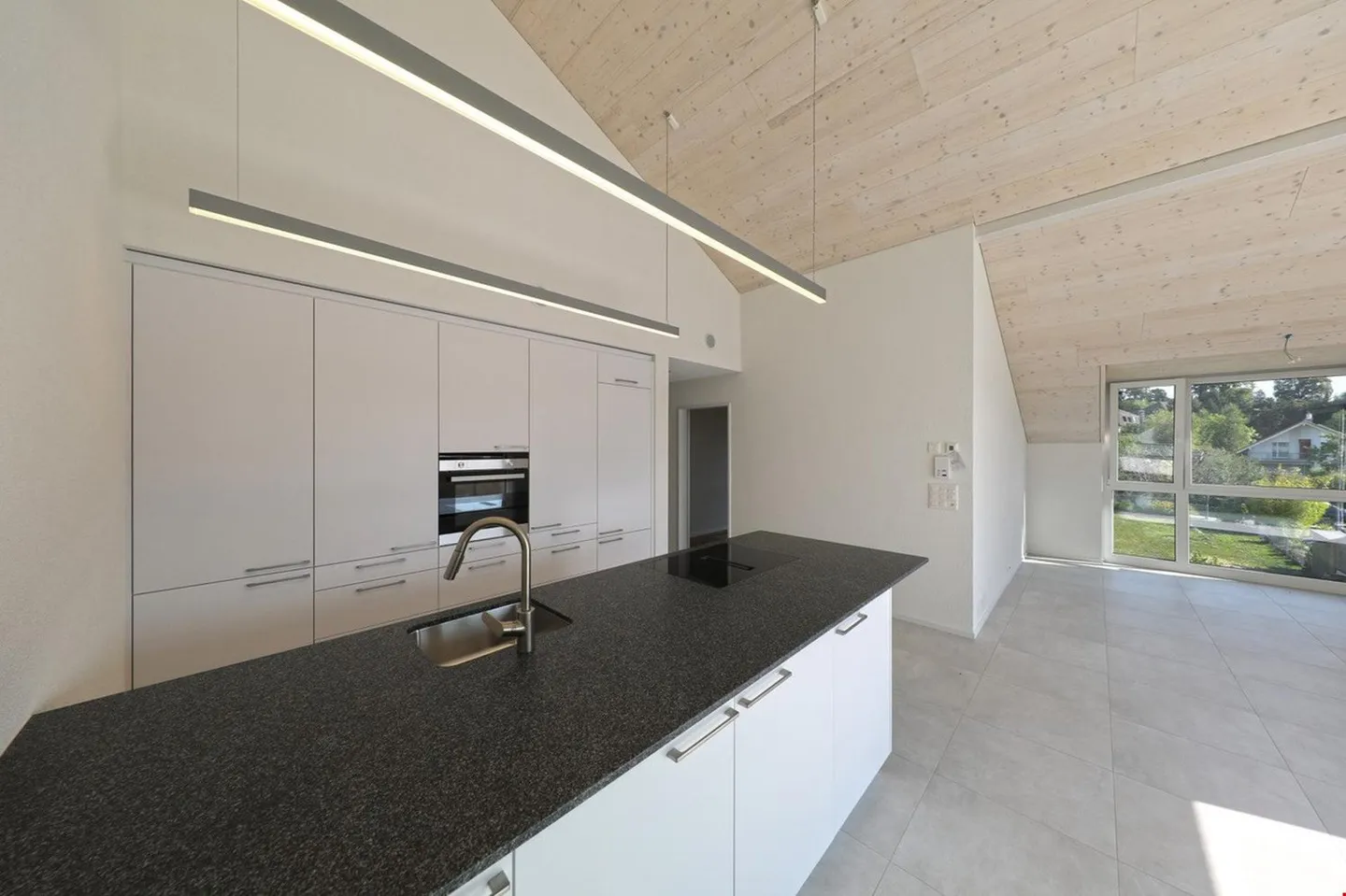 Modern 4-room penthouse apartment with Minergie standard in Ins - Photo 1 of 16