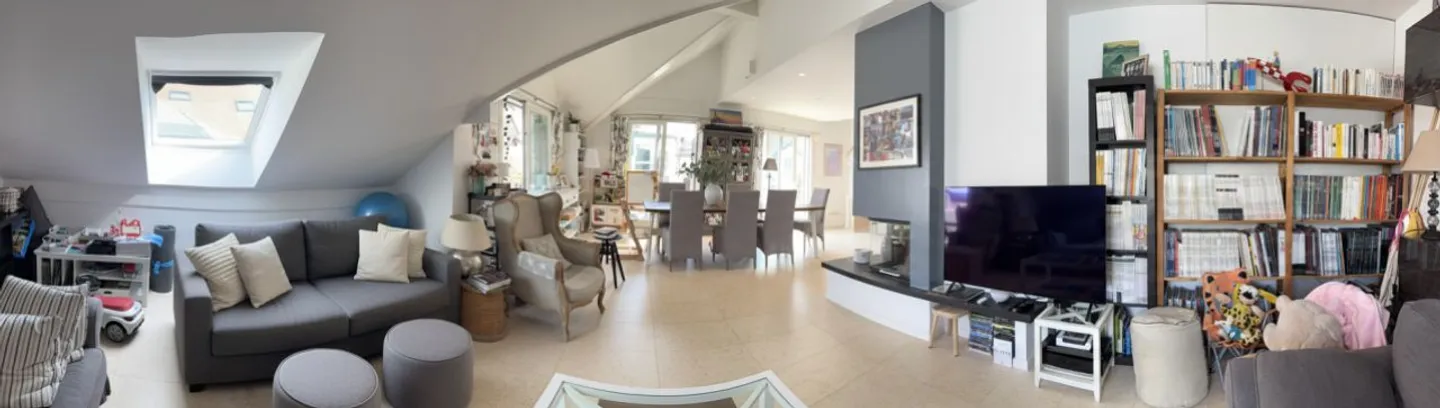 Schönes Dachgeschoss-Apartment 4,5 Zimmer / 3 Schlafzimmer / Garten in Founex - Photo 2 of 12